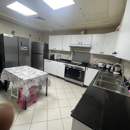 Elite Space Hostel And Capsule Accommodation Дубай Экстерьер фото