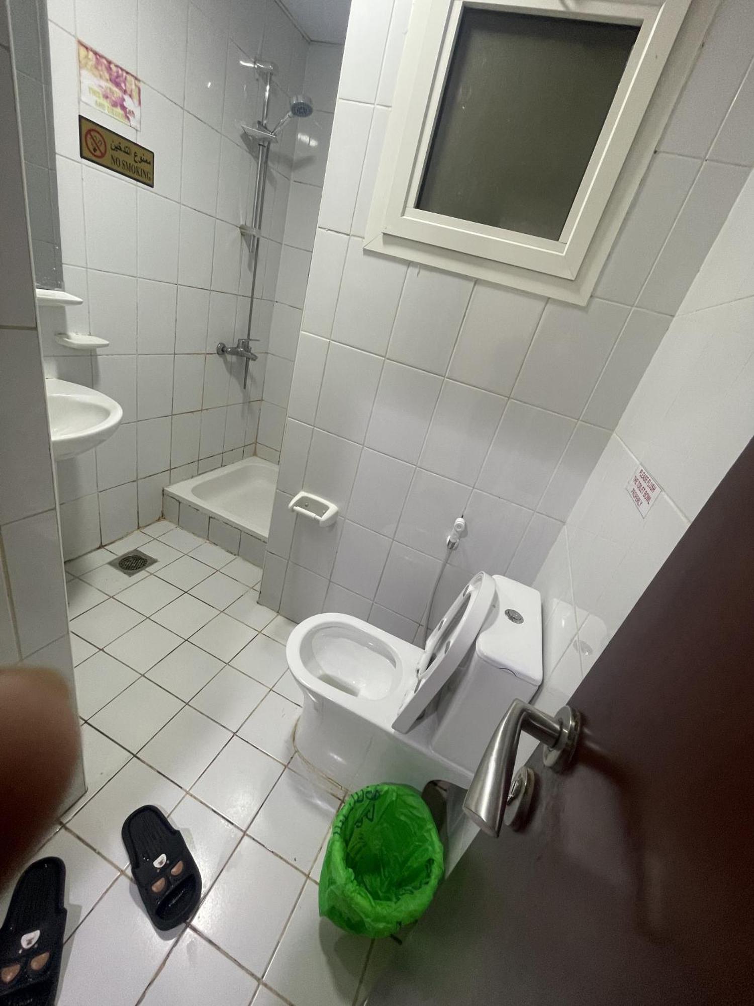 Elite Space Hostel And Capsule Accommodation Дубай Экстерьер фото
